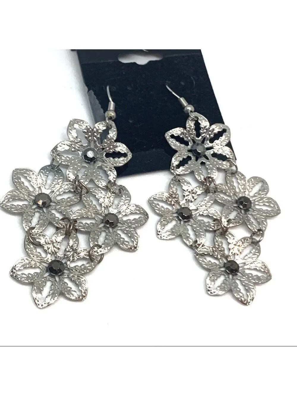 𝅺NEW-SILVER Flowers Rhinestones Chandelier Earrings